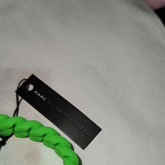 Marc Jacobs Bright Toucan Green Twisted Bracelet - Picture 5 of 6